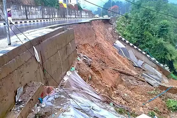 Landslide near residential area in Itanagar causing house tilting problem – need for structural stabilization and house alignment by SRBL